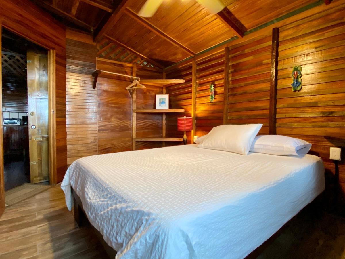 Pacific Edge Eco Lodge Домінікаль Екстер'єр фото